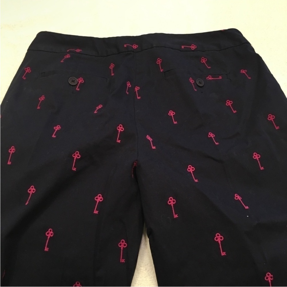 Talbots size 8 navy with key patterned ankle pink
